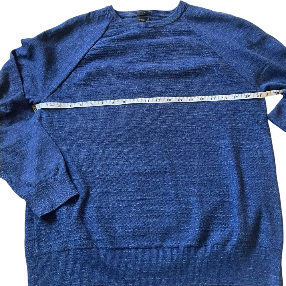 J.Crew Men’s Crew Neck Navy Blue Sweater. Size Large Slim